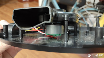 簡單拆修“掃地機器人”